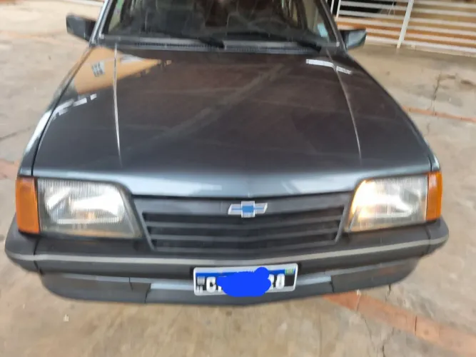 Chevrolet Monza Classic SE 2.0 /mpfi E EFI 2P E 4P 1989