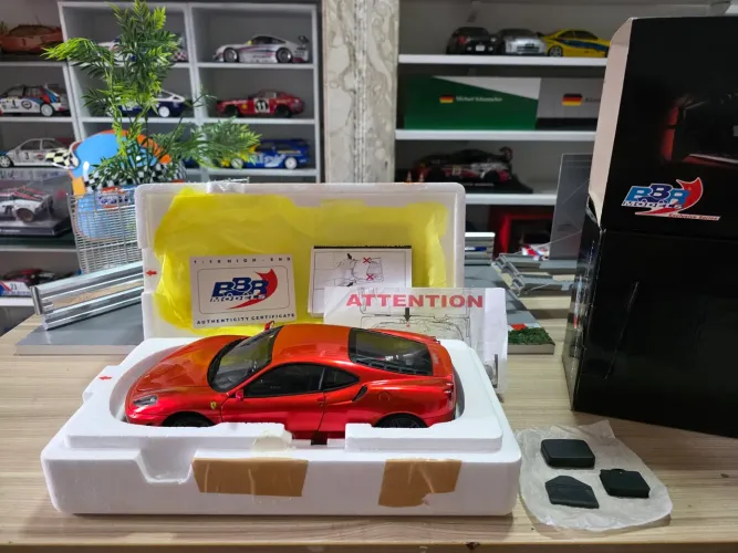 Miniatura 1:18 Ferrari F430 serie exclusiva BBR high end pintura candy muito rara no mundo