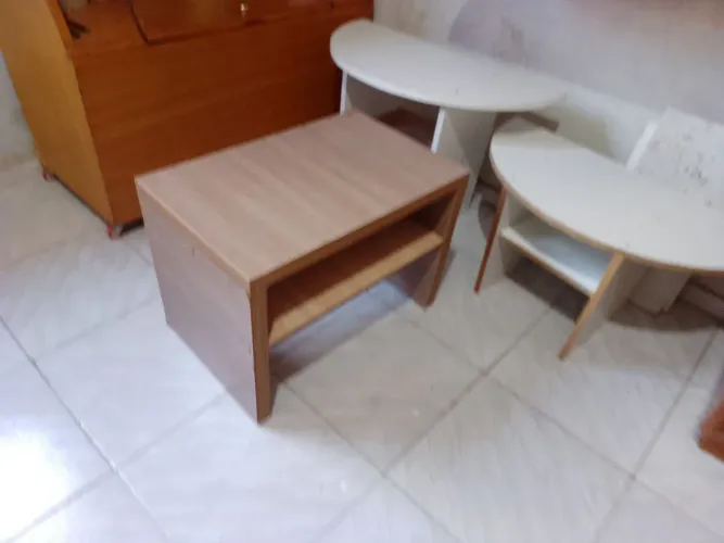 Banco ou mesinha amadeirada 