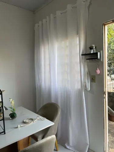 Cortina com varão Altura 2,50, largura 2,00