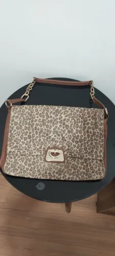 Bolsas de marca Jorge B. e Carmen Steffens