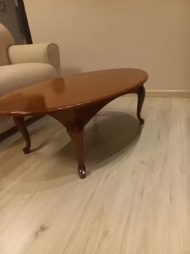 Mesa centro estilo inglês em madeira maciça