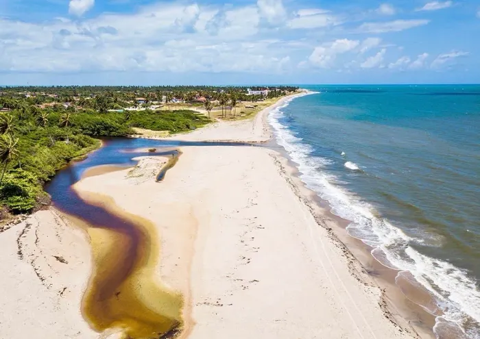 Terreno em Lucena, há 300m da praia.