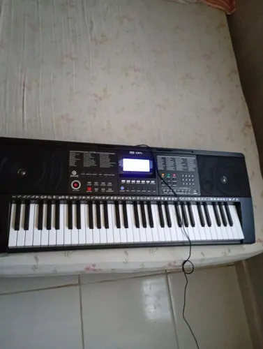Teclado novo usado poucas vezes