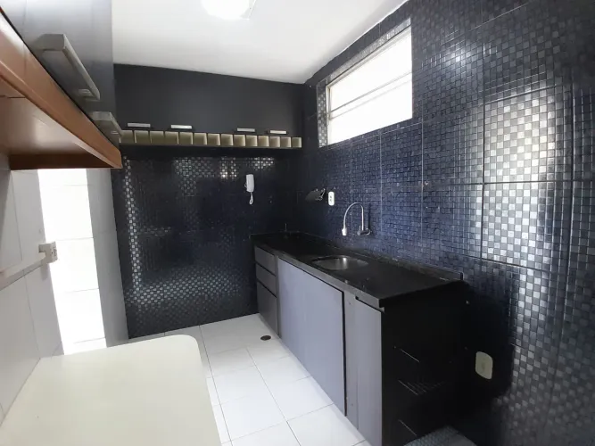 Apartamento 03 qtos (01 suíte) c/ cozinha planejada e área de lazer c/ piscina