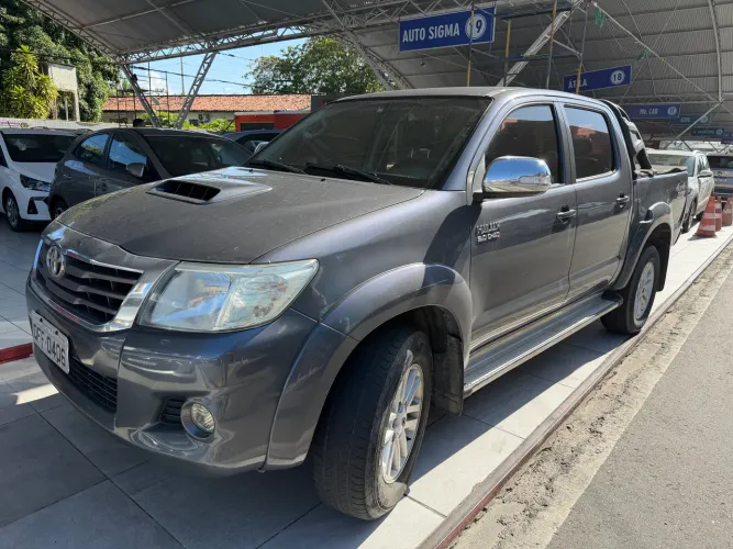 Toyota Hilux CD SRV D4-d 4X4 3.0 TDI Diesel AUT 2015