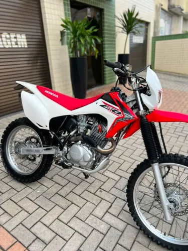 CRF 230F - 2009. Moto de fino trato, pronta para trilha. RARIDADE