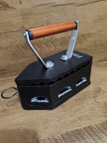 Ferro a Carvão Antigo Excluzivo