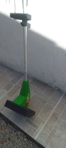 Vendo aparador de grama.