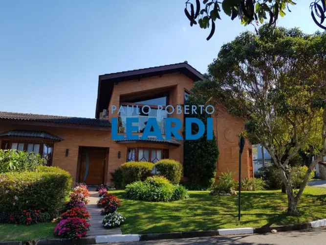 CASA EM CONDOMÍNIO - CONDOMÍNIO ARUJÁ 5 - SP