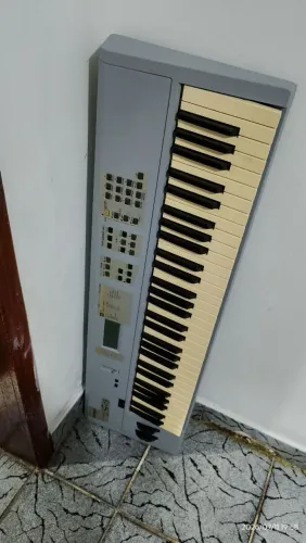 Teclado Yamaha S03