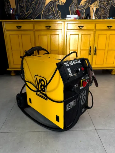 Máquina de Solda MIG V8 Brasil MIG/Tig 195 BR Flex  Semi Nova