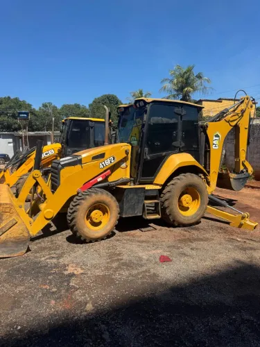 RETROESCAVADEIRA CATERPILLAR 2021 Cat não case jcb
