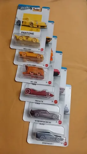 Hot Wheels Pantone