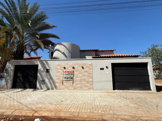EXCELENTE CASA 704 SUL ÁREA GOURMET