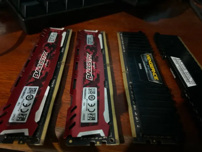 Vendo memórias ram 4 unidades
