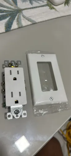 TOMADA 125 volts 15 AMP MODELO AMERICANO
