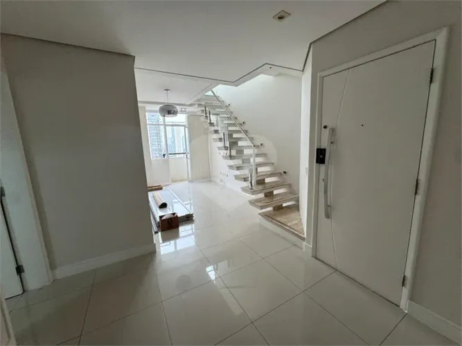 Apartamento com 3 quartos para locação em Cidade monções - SP