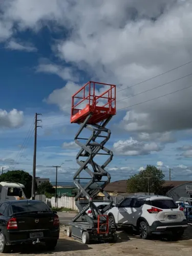 PLATAFORMA ELEVATÓRIA TESOURA 12 METROS