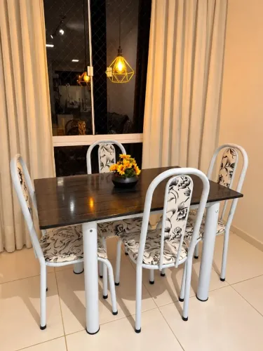 Conjunto de Mesa 4 Cadeiras - Pedra de Qualidade