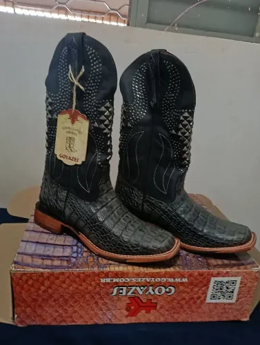 BOTA FEMININA COURO JACARÉ- GOYAZES