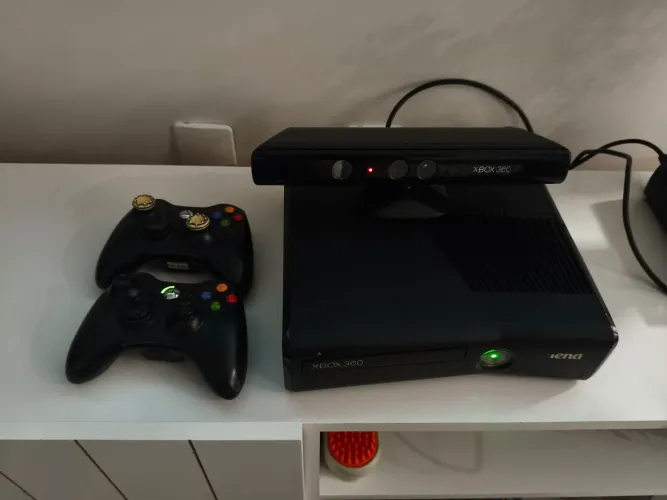Xbox 360 - Kinect incluso