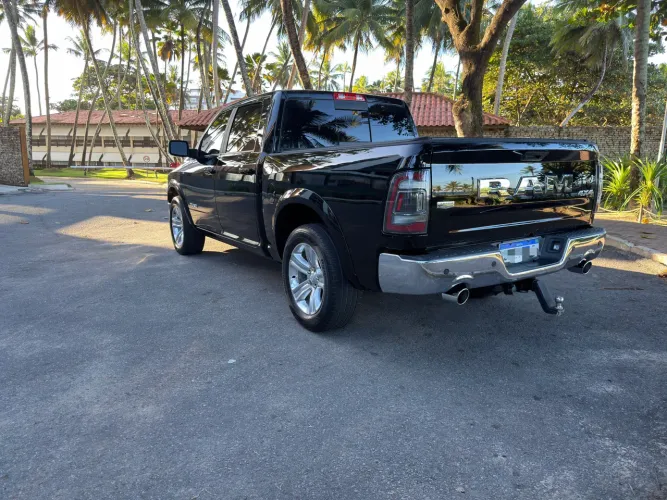 Ram Classic Laramie 5.7 V8 16V Gasolina 4X4 Aut. 2022