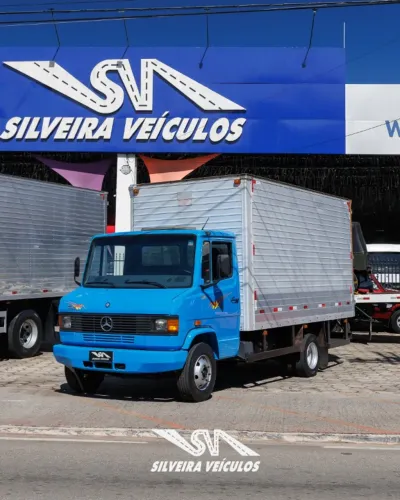 Mercedes-Benz 710 Plus - Ano: 2004 - Baú + Plataforma