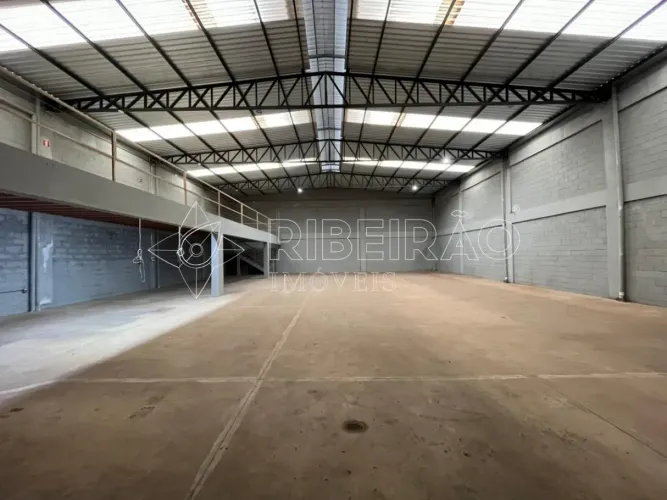 Galpão com 613m² para locação no Jardim Jóquei Clube