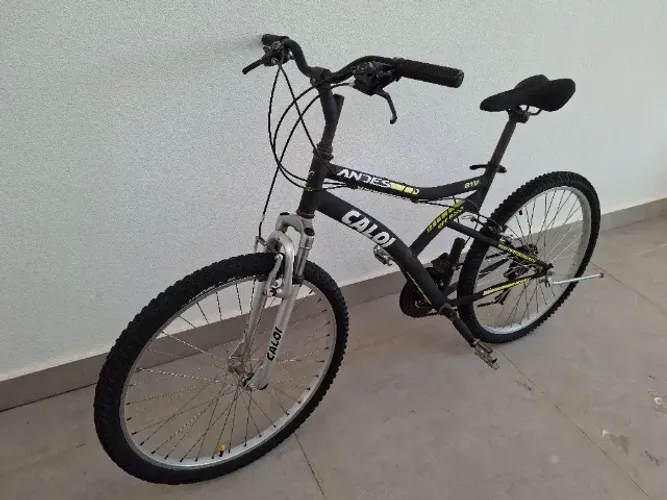 Bicicleta Caloi Andes 21V com suspensão dianteira