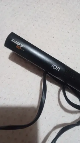 Prancha de cabelo da marca Taiff funcionando perfeitamente
