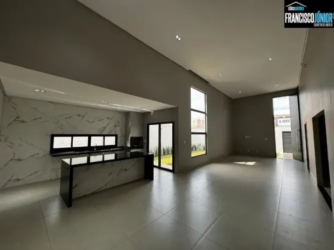 Casa no Setor dos Funcionários, Alto Padrão, Nova, 3 Suítes, 3 Salas, Porcelanato, Linda