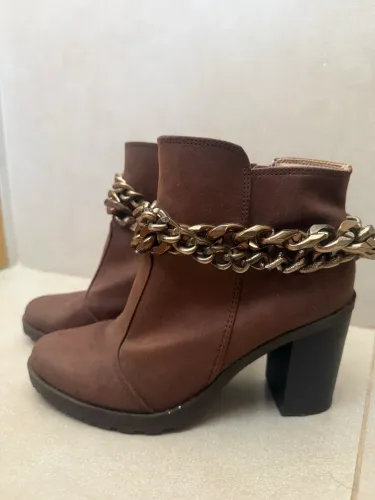 Vendo bota feminina