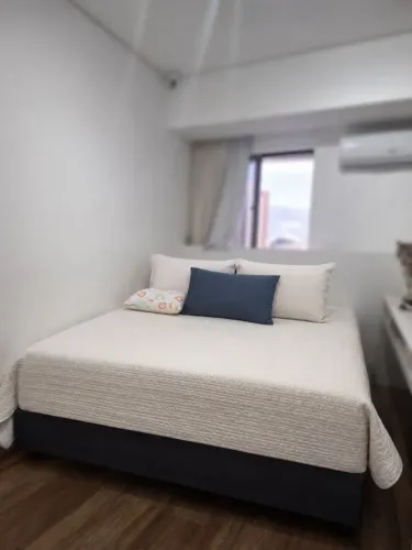 Cama king size: Box Select Emma + Colchão Emma
