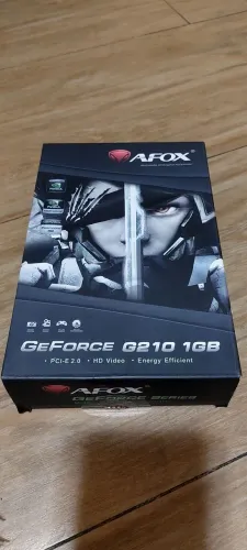 Placa de video GeForce G210 1 GB