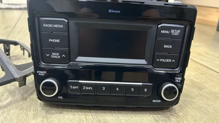 Rádio Automotivo Hyundai Creta 2021 a 20024 ACB10M4BN com moldura 