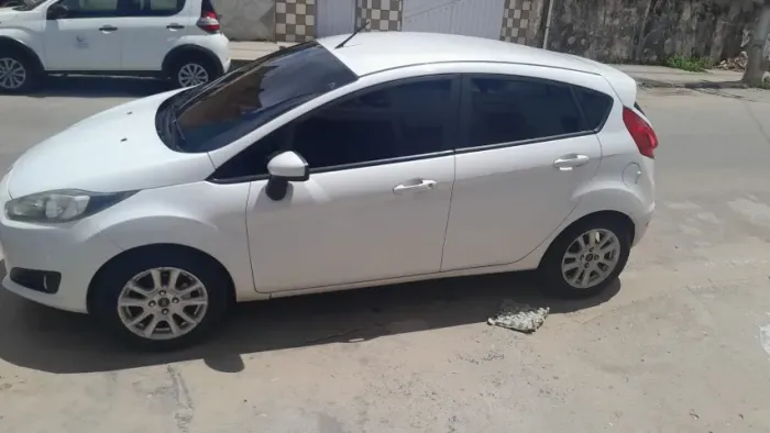 Ford Fiesta 1.5 16V Flex Mec. 5P 2015