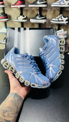 Tenis Adidas - 39 e 40