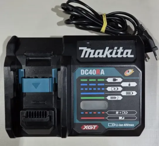Carregador Bateria Xgt 40v Max Li-ion Dc40ra Bivolt