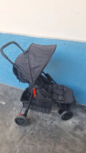 Carrinho de bebê Cosco
