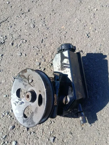 Bomba hidráulica,motor de partida e alternador Vectra GLS