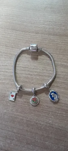 Pulseira com Berloques em Aço