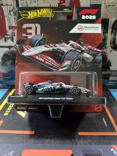 F1 PREMIUM 2025 HAAS N? 31