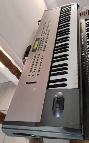 Korg IX300 sintetizador/arranjador