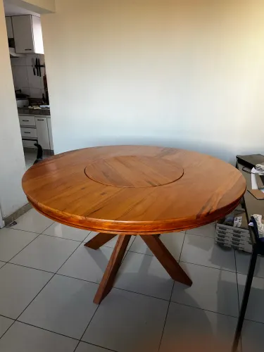 Mesa de madeira maciça 1,5m de diâmetro