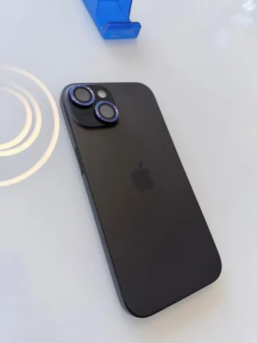 iPhone 15 128 GB, em ótimo estado
