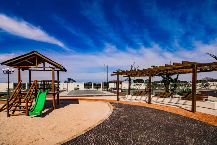 Terreno à venda no Condomínio Jardim Versailles em Uberlândia