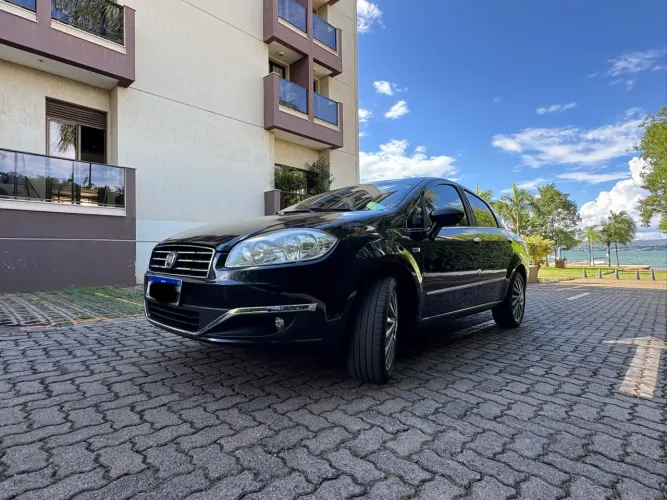 Fiat Linea Essence 1.8 Flex 16V 4P 2016