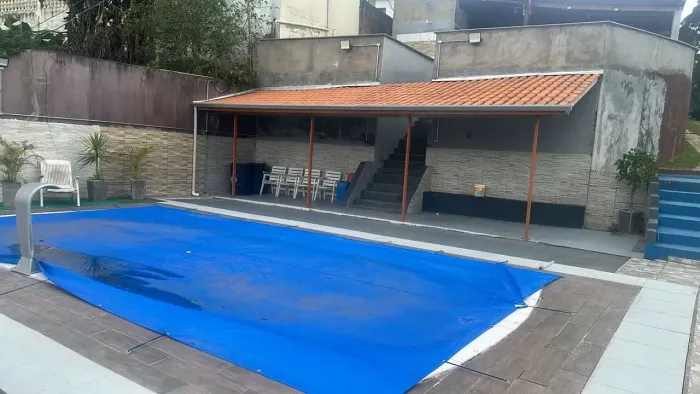 Chácara com piscina próximo a Juquitiba