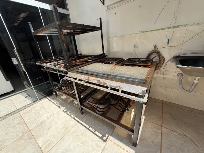 Vendo 3 fogão industrial 4 bocas 40x40